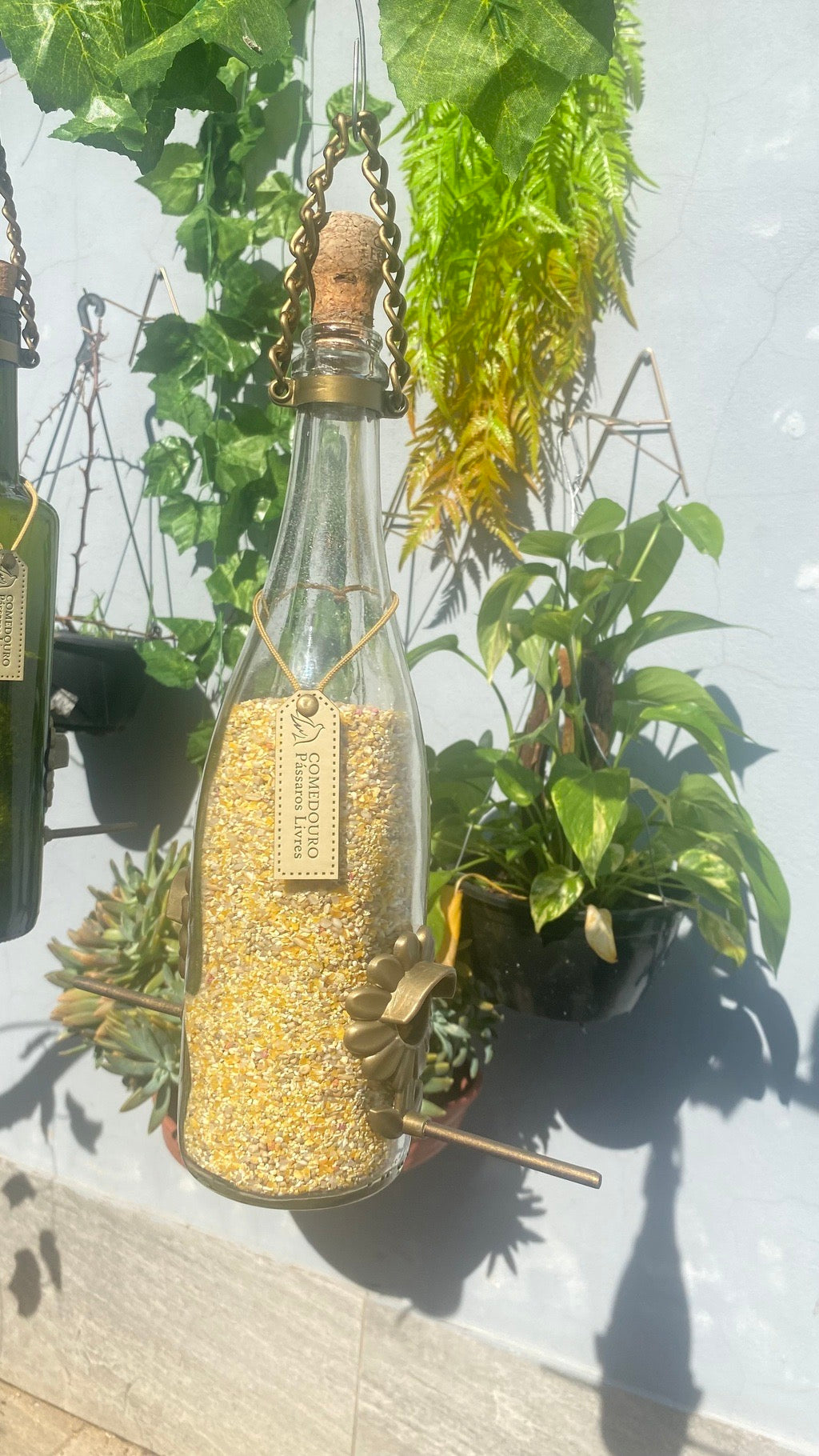 Comedouro Tratador Pássaros Livres – Garrafa Cham. Branca