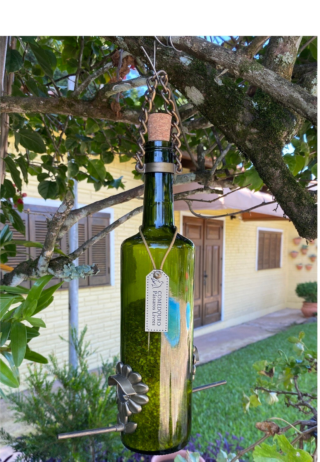 Kit 2 Comedouros Para Pássaros Livres – Garrafa Vinho Branco e Verde