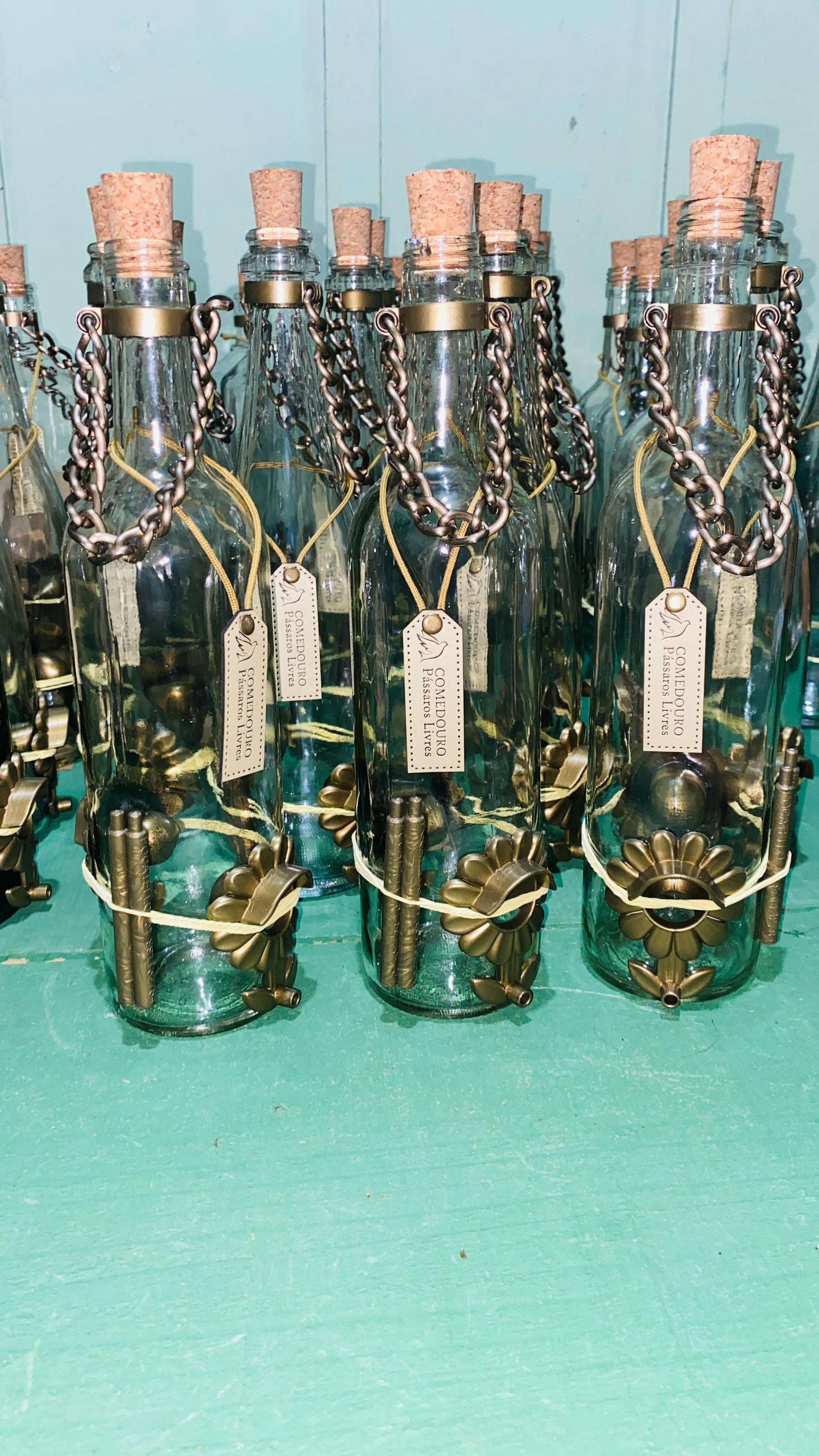 Kit 3 Comedouro Tratador Para Pássaros Livres – Vinho Transparente