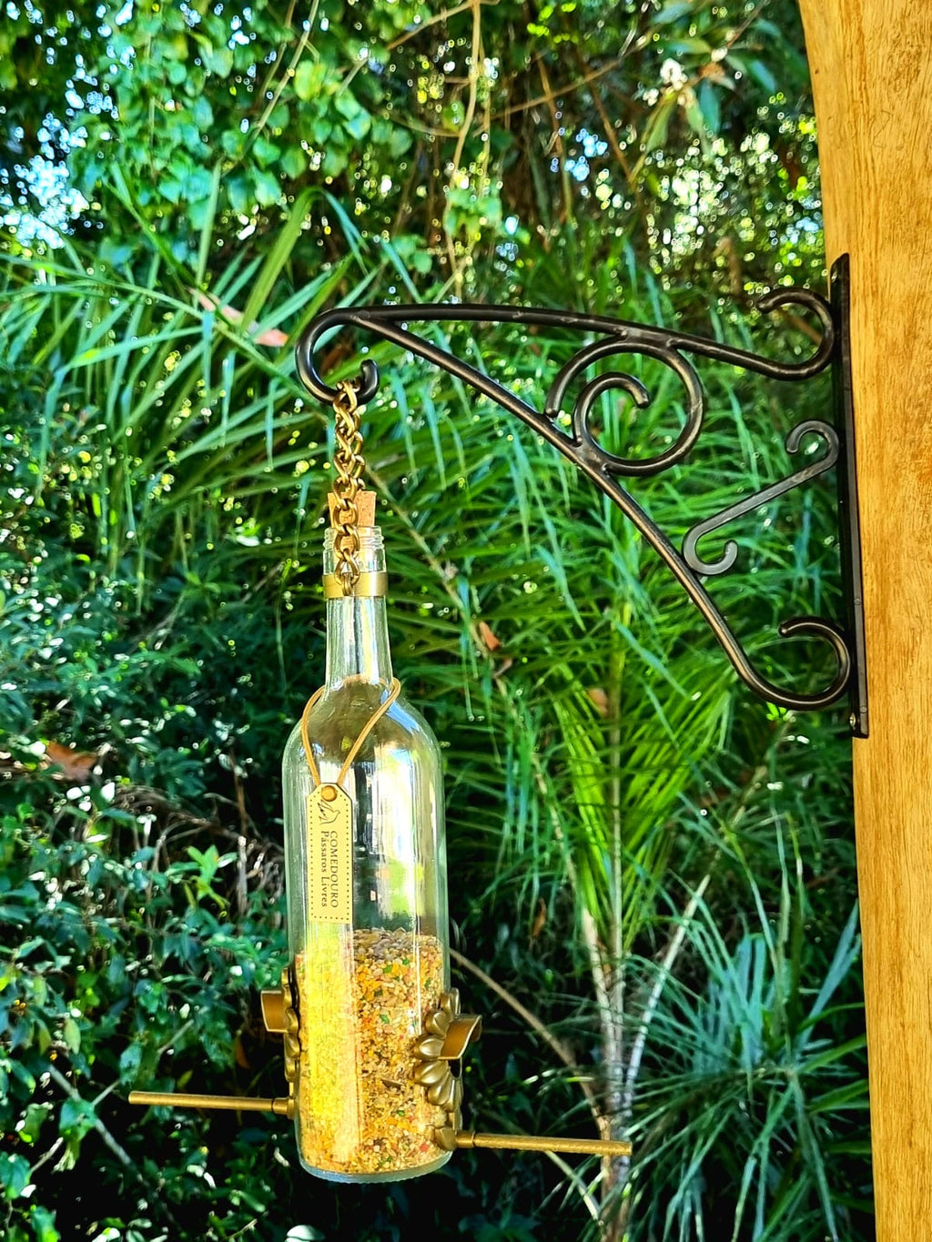 Comedouro Tratador Para Pássaros Livres – Vinho Branco